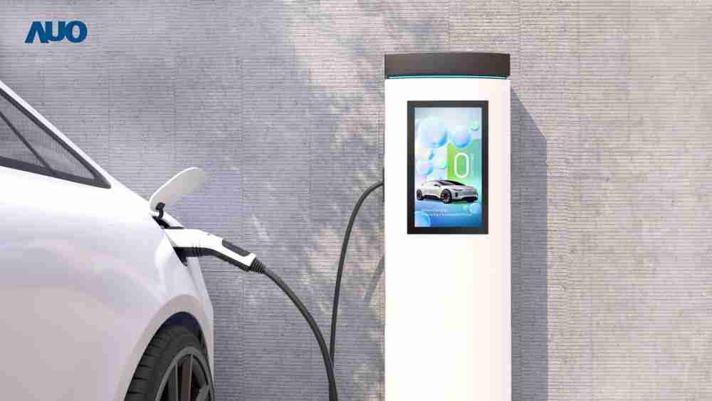 友達〝EVSE車用充電樁解決方案〞專為電動汽車充電樁設計，，，具有高亮度、、克服戶外艱難環境的耐溫、、、、耐紫外線等特性，，，，並搭載散熱性及擴充性強的高效能工業電腦，，，可實現人機互動訴求，，如資訊顯示、、支付等應用